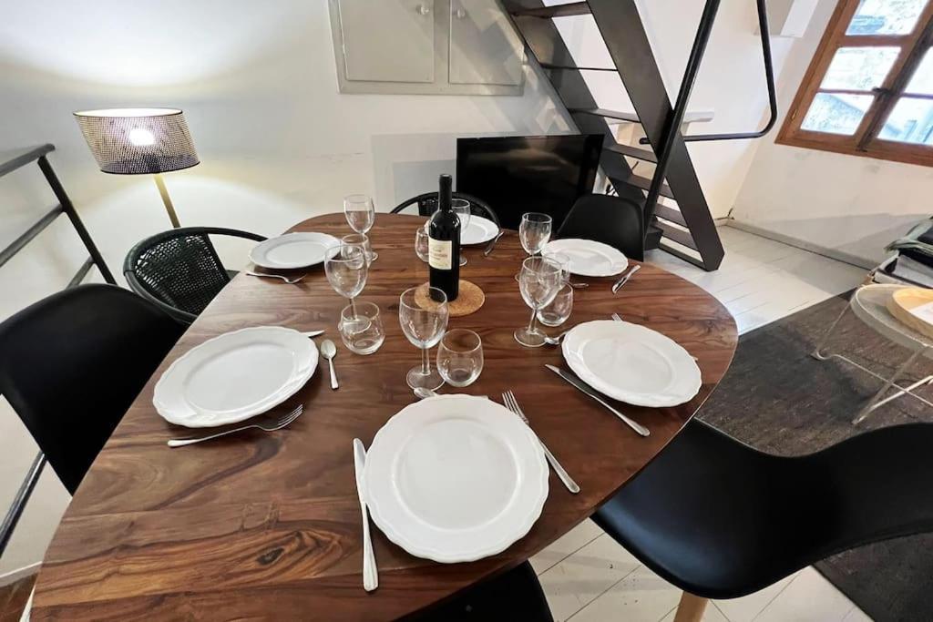 Apartamento La Bulle - Parking Gratuit En Souterrain - 2 Mins Du Palais Des Papes - Clim Ac - Wifi Aviñón Exterior foto