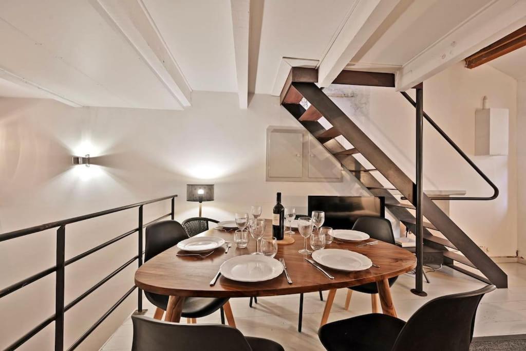 Apartamento La Bulle - Parking Gratuit En Souterrain - 2 Mins Du Palais Des Papes - Clim Ac - Wifi Aviñón Exterior foto