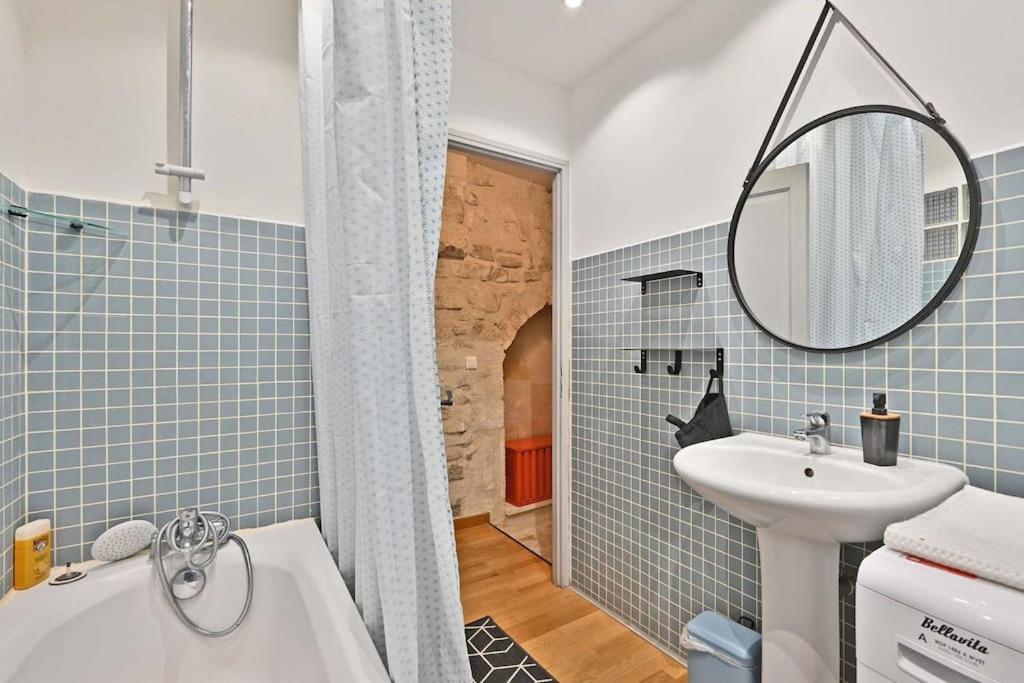 Apartamento La Bulle - Parking Gratuit En Souterrain - 2 Mins Du Palais Des Papes - Clim Ac - Wifi Aviñón Exterior foto