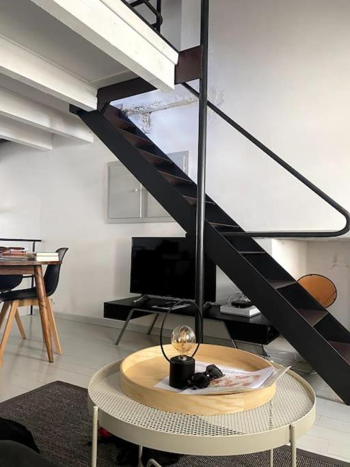 Apartamento La Bulle - Parking Gratuit En Souterrain - 2 Mins Du Palais Des Papes - Clim Ac - Wifi Aviñón Exterior foto