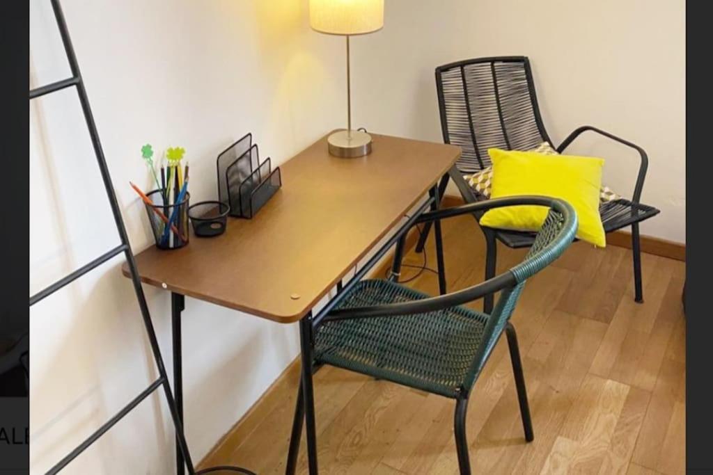 Apartamento La Bulle - Parking Gratuit En Souterrain - 2 Mins Du Palais Des Papes - Clim Ac - Wifi Aviñón Exterior foto