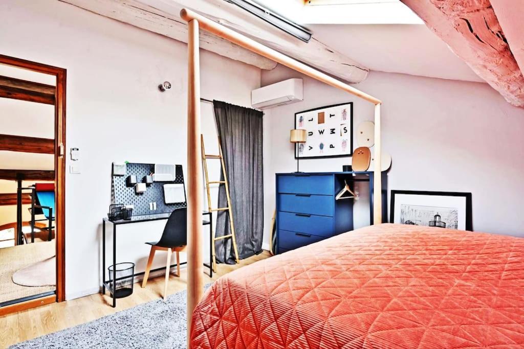 Apartamento La Bulle - Parking Gratuit En Souterrain - 2 Mins Du Palais Des Papes - Clim Ac - Wifi Aviñón Exterior foto